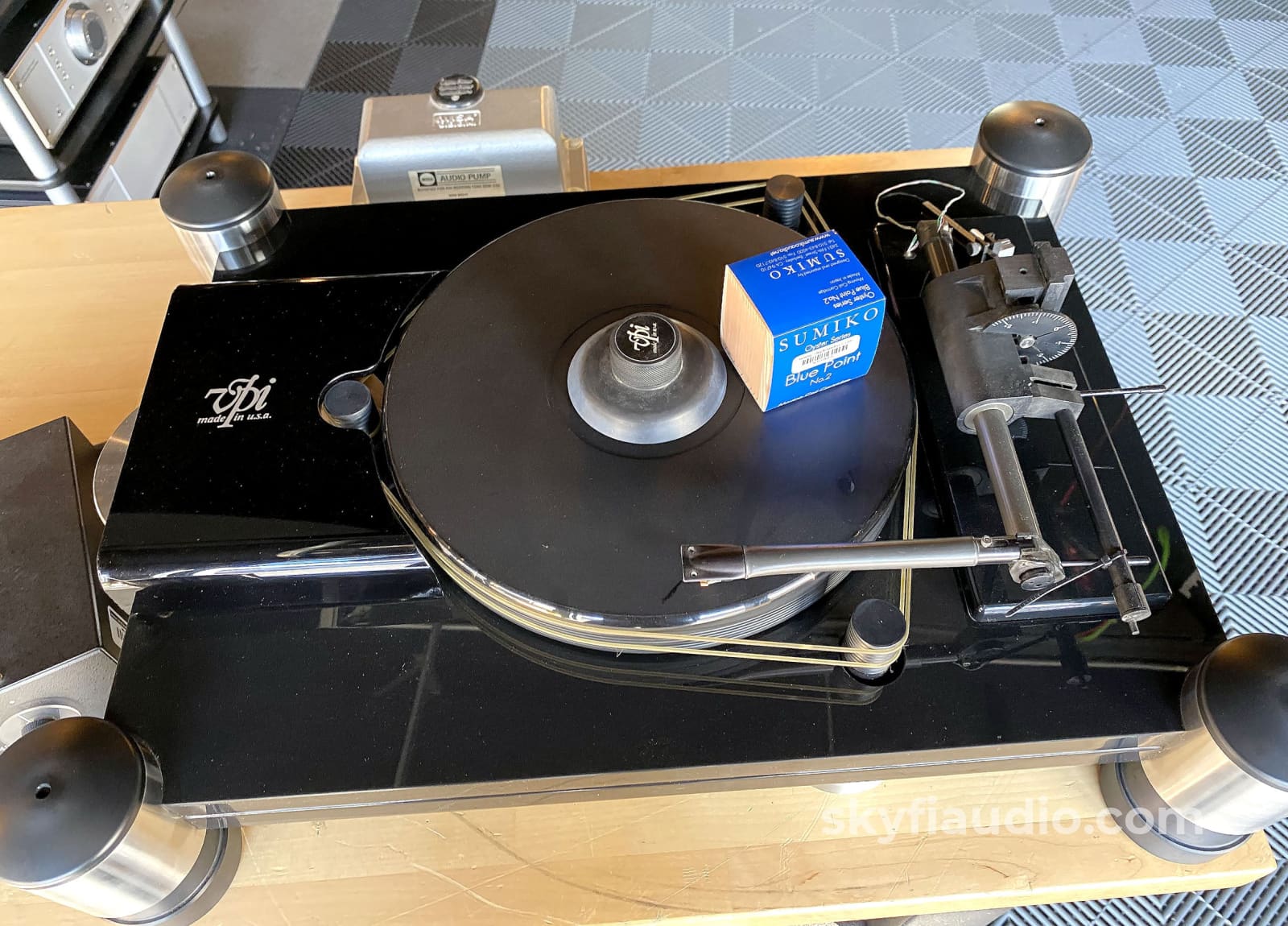 Vpi Tnt Vintage Turntable With Tangential Arm