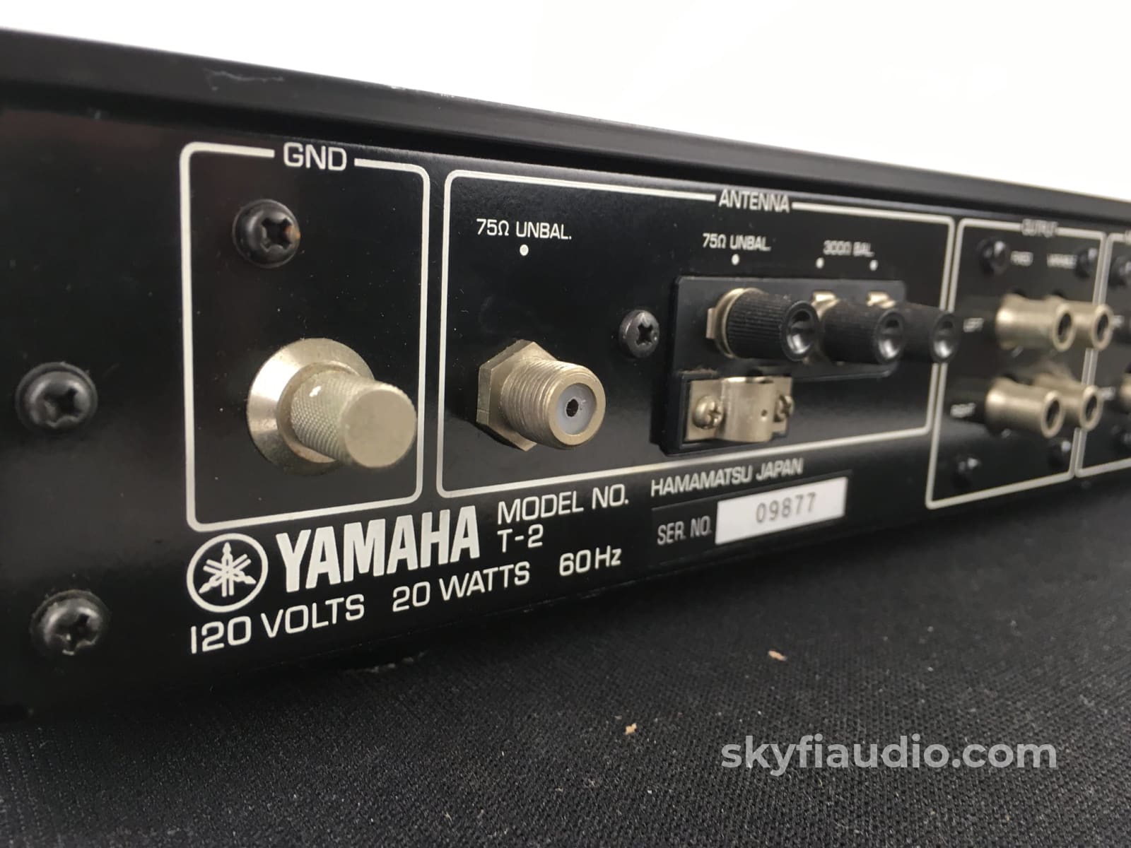 Yamaha T-2 Natural Sound Tuner